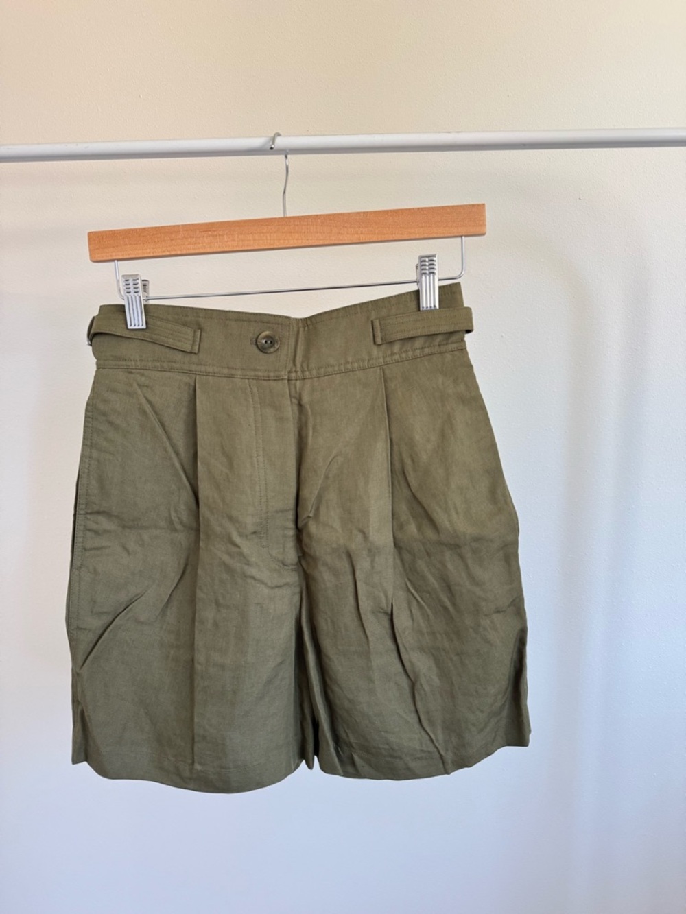 NEW COS Olive High-Waist Pleated Women’s Shorts - Picture 7 of 11